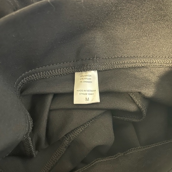 Dynamite Black Leggings - Picture 2 of 3